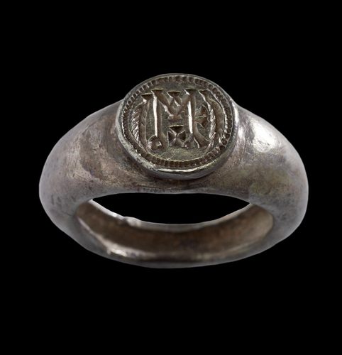 Signet Ring — jewelry-art