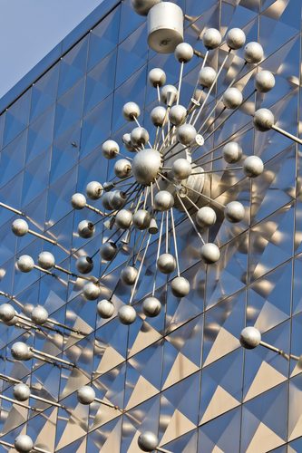 Geschäftshaus Hohe Straße 124-126 mit Plastik „Licht und Bewegung“ - Otto Piene-3373 — Kinetic Art