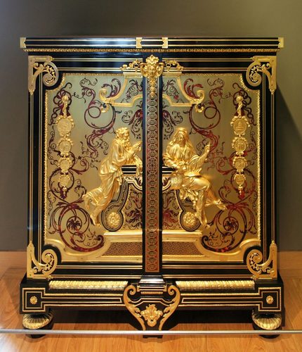 Armoire louvre — Marquetry