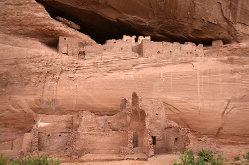 Canyon de Chelly White House Ruin Close View 2006 09 07 — Rock Art