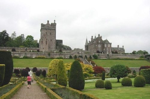 Drummond Castle & Gardens — Topiary Art