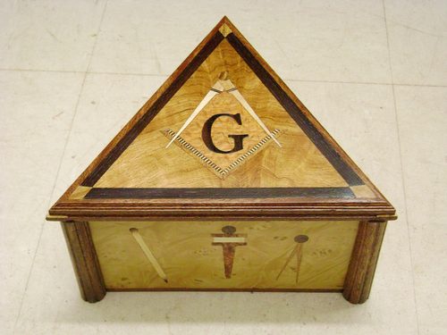 Inlaid presentation box — Wood Art